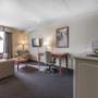 Spacious suite with sitting area Spacious suite with sitting area