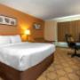 Guest room with queen bed(s) Guest room with queen bed(s)