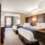 Spacious room with queen beds Spacious room with queen beds