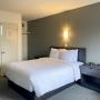 Guest room with queen bed(s) Guest room with queen bed(s)