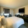 Guest room with queen bed(s) Guest room with queen bed(s)