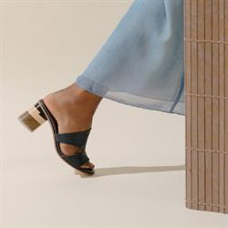 Umeboshi Footwear Inc