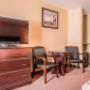 Guest room with table and chairs Guest room with table and chairs