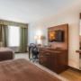 Spacious guest room Spacious guest room