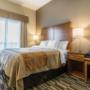 Guest room with queen bed Guest room with queen bed