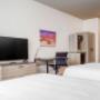 Guest room with queen bed(s) Guest room with queen bed(s)