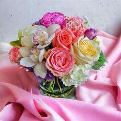 Leafelle Flowers + Gifts