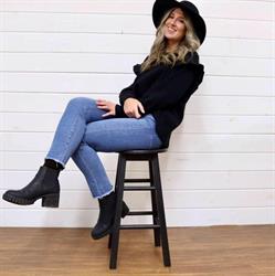 V Strang Designs
