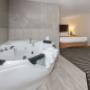 Guest room with whirlpool bathtub Guest room with whirlpool bathtub