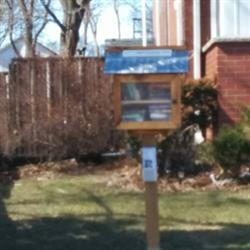 4l Lori's Little Lending Library
