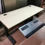 Table a manivelle avec support a clavier Table a manivelle avec support a clavier